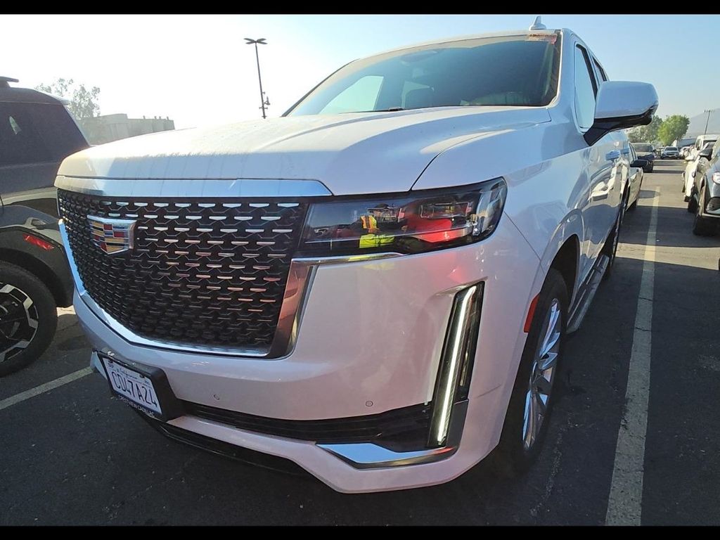 Crystal White Tricoat 2022 Cadillac Escalade Luxury 4WD SUV / Crossover Four-Wheel Drive Automatic