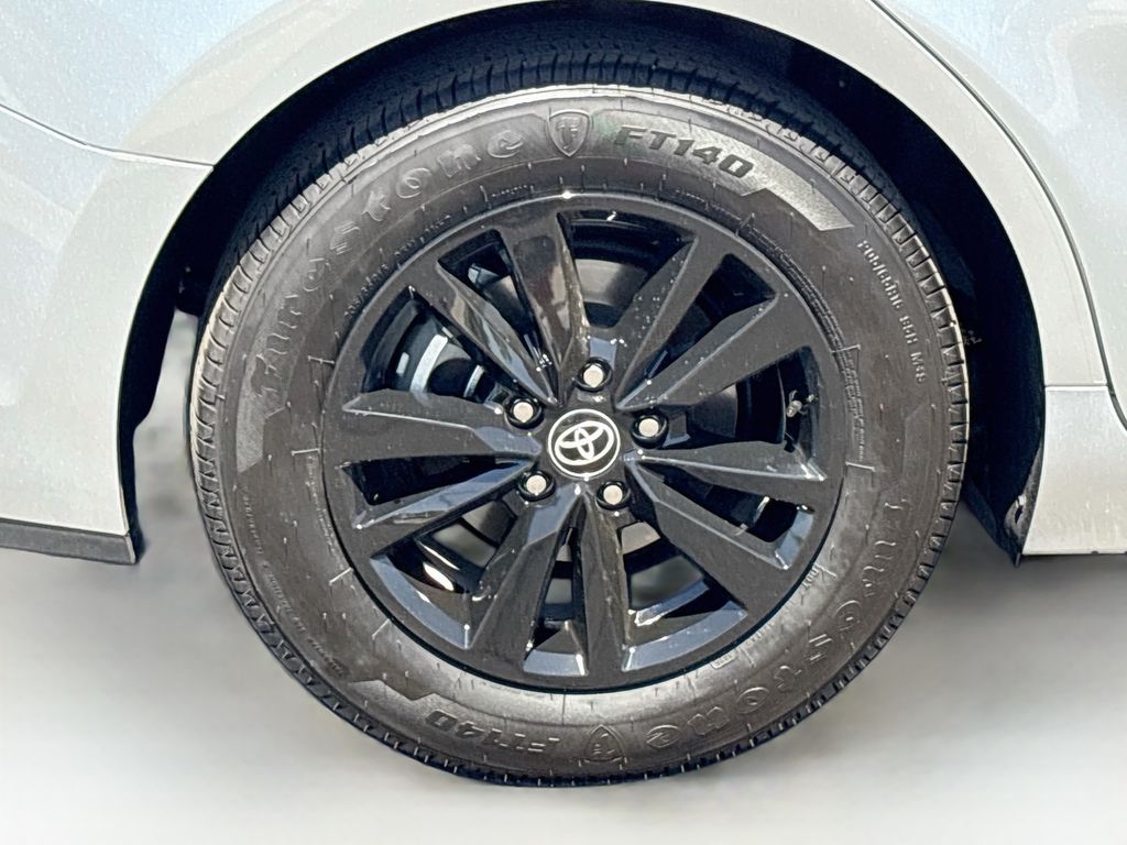 Thumbnail: 2026 Toyota Camry - 31