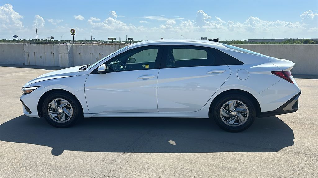 2024 Hyundai Elantra SE White at Classic Elite Chevrolet Sugar Land