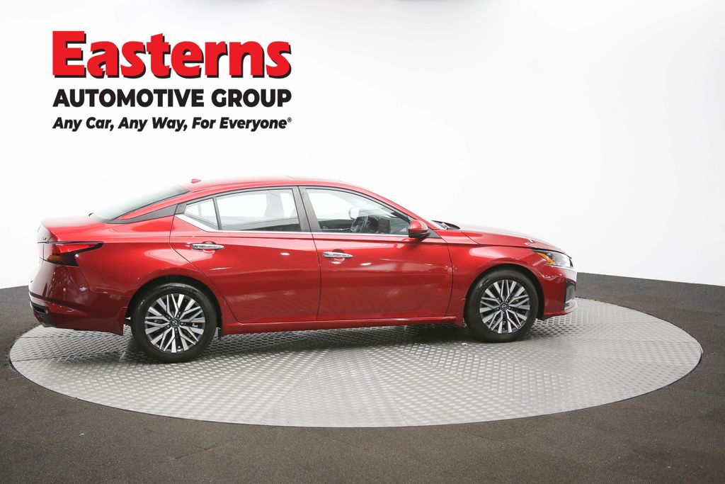 Used 2023 Red Nissan 2.5 SV image 42