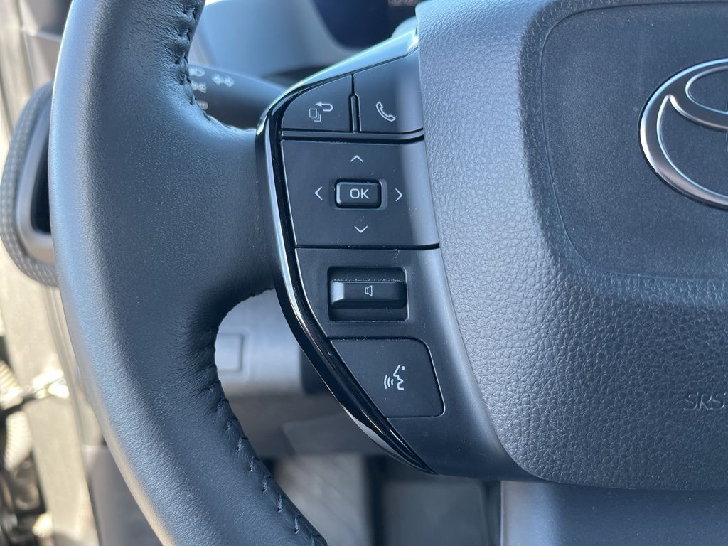 Thumbnail: 2024 Toyota bZ4X - 22