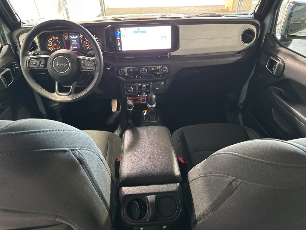 Thumbnail: 2024 Jeep Wrangler - 32