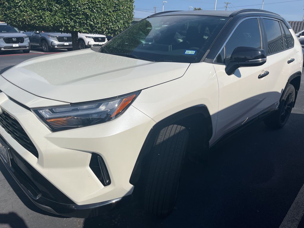 Thumbnail: 2022 Toyota RAV4 - 6