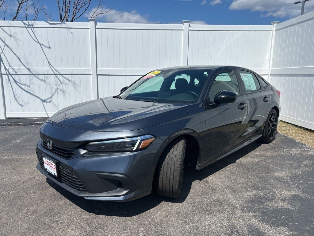 View vehicle photo 3