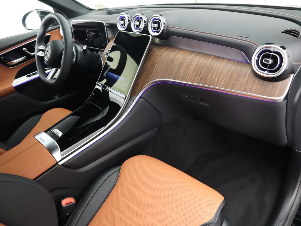 Thumbnail: 2025 Mercedes-Benz GLC - 18