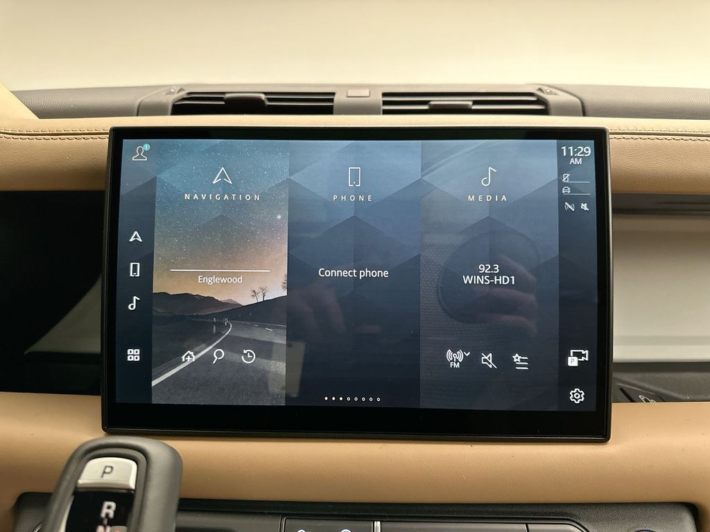 2025 Land Rover Defender 110 13