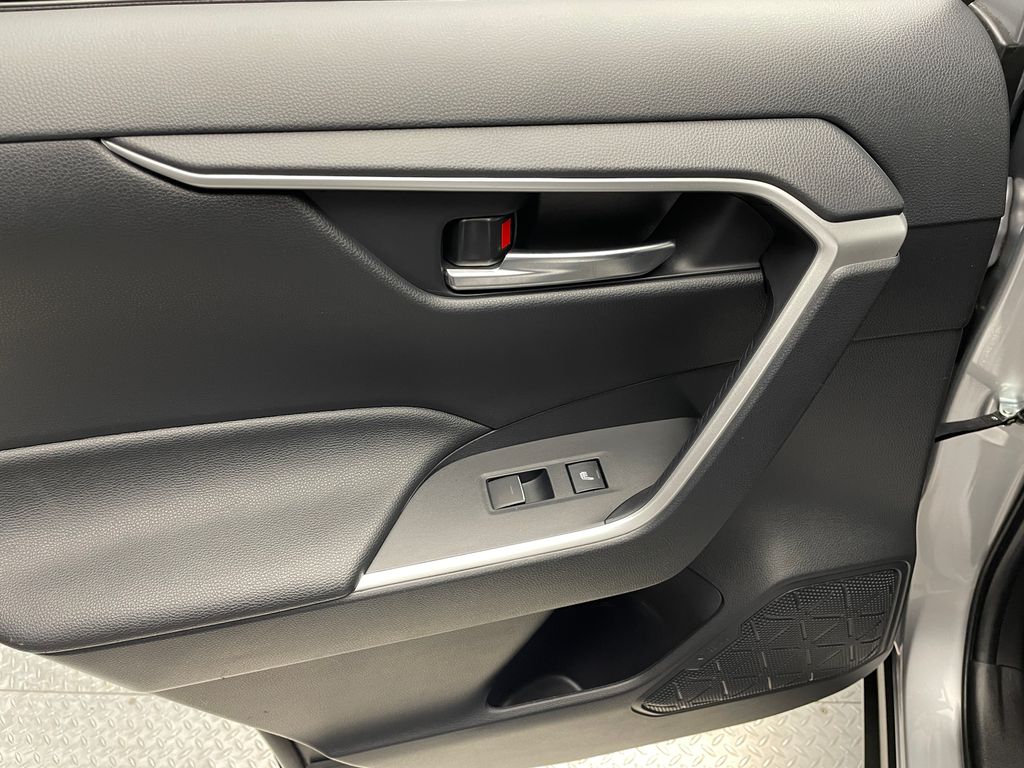 Thumbnail: 2024 Toyota RAV4 - 32