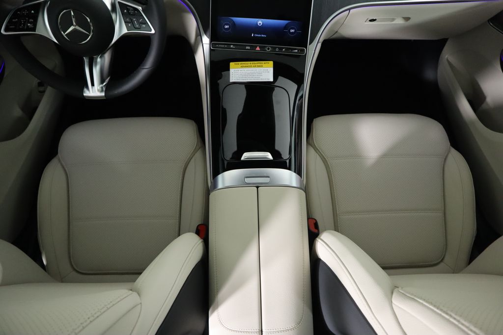 Thumbnail: 2025 Mercedes-Benz GLC - 17