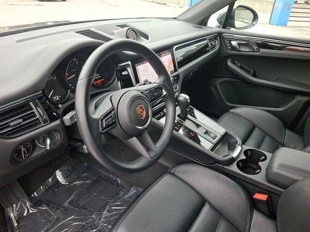 Thumbnail: 2024 Porsche Macan - 4