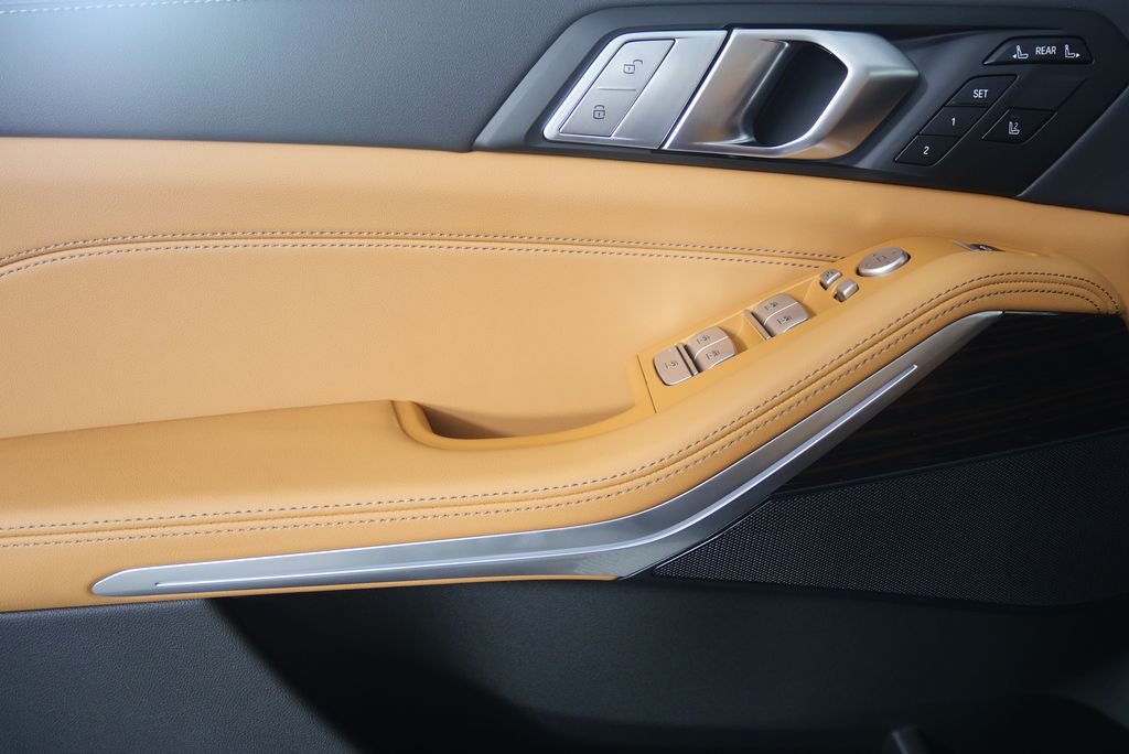 2026 BMW X7 xDrive40i 8