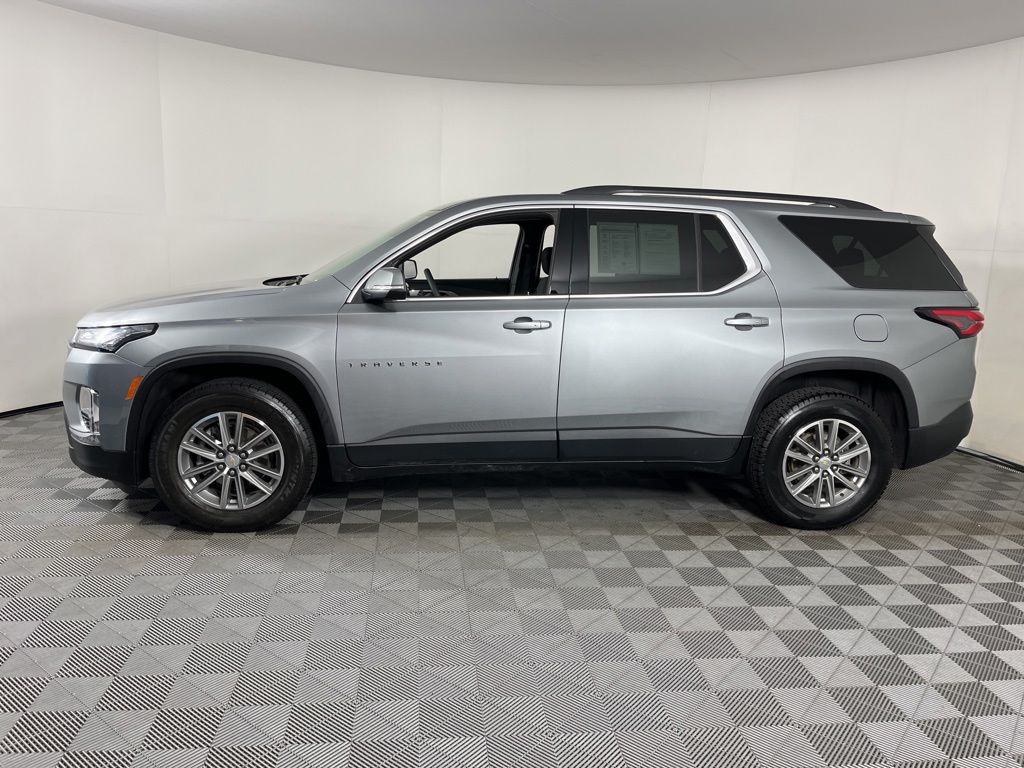 Thumbnail: 2023 Chevrolet Traverse - 2