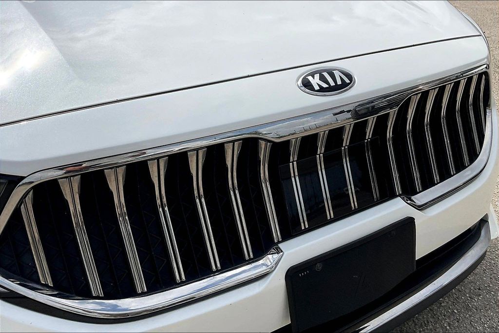 Used 2020 Kia Cadenza Technology 4D Sedan