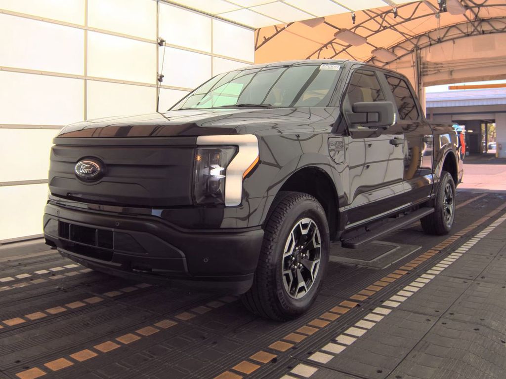 Ford F-150 Lightning Pro SuperCrew AWD