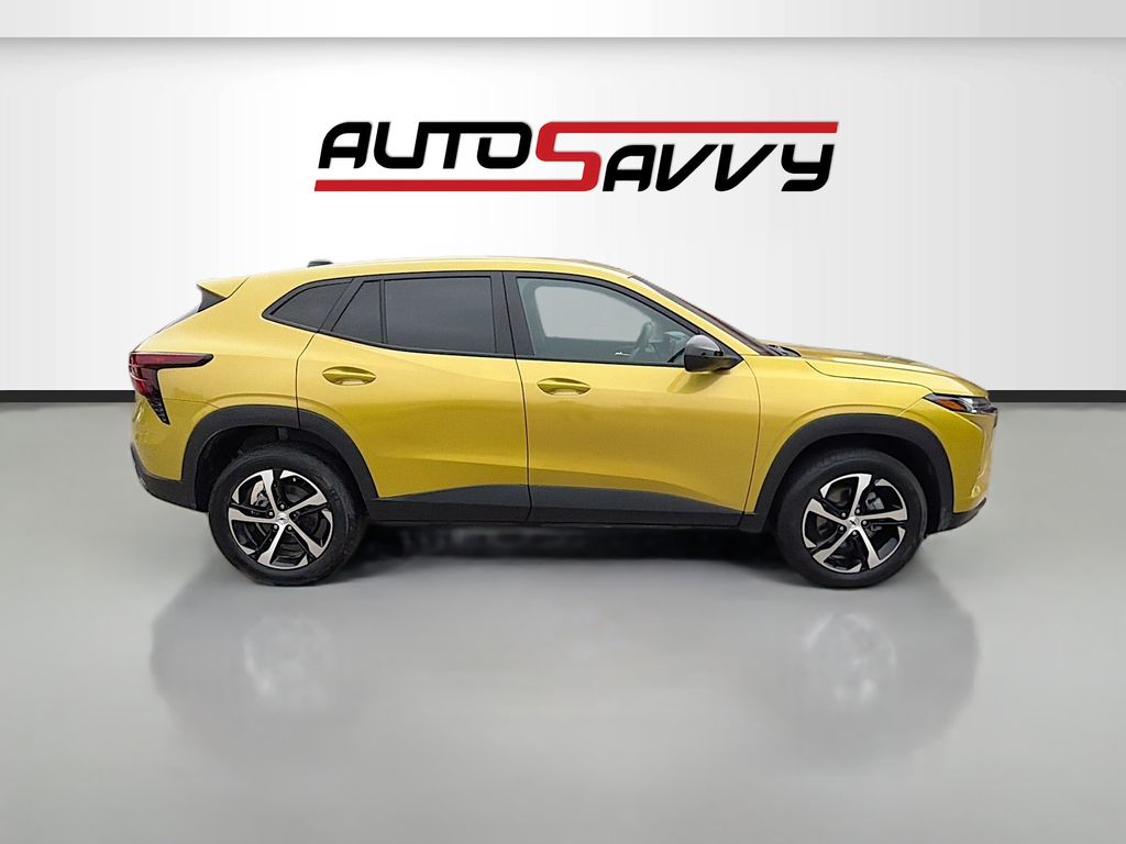 Used 2024 Yellow Chevrolet 1RS image 8
