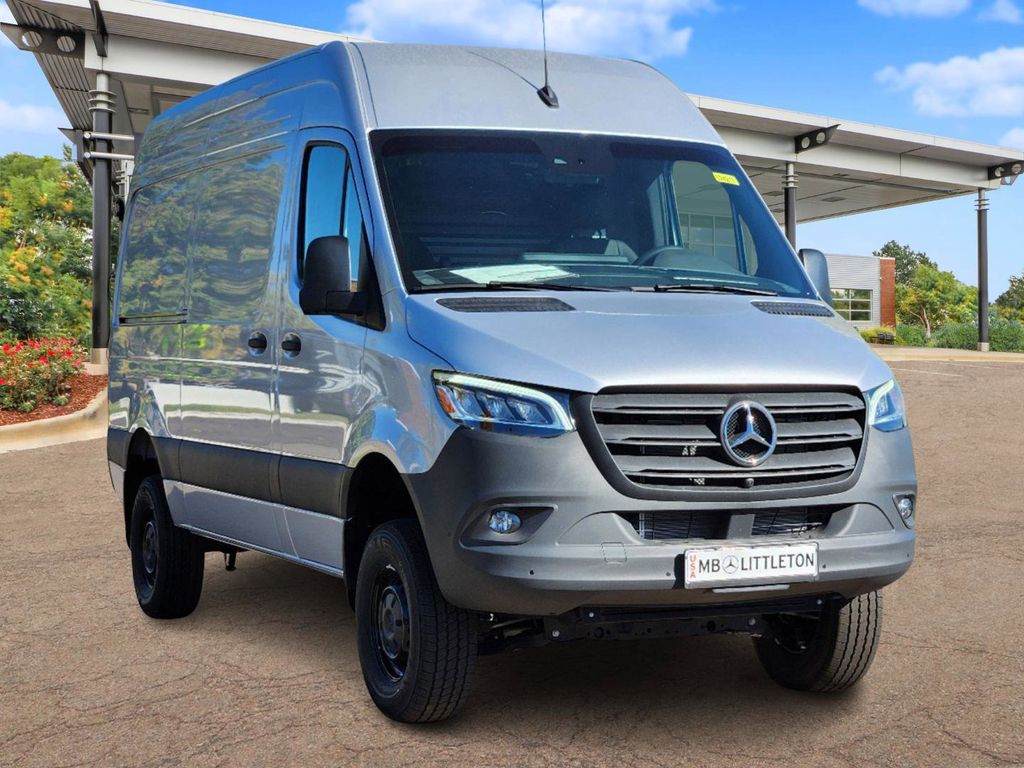 2024 Mercedes-Benz Sprinter 2500 Cargo 144 WB 2