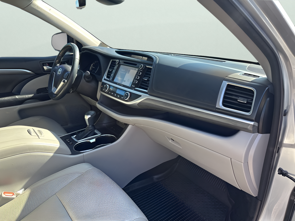 Used Car 2018 Toyota Highlander  For Sale Under $30,000 In Austin, Texas