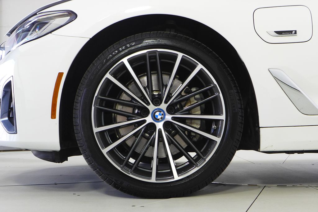 Thumbnail: 2023 BMW 5 Series - 5