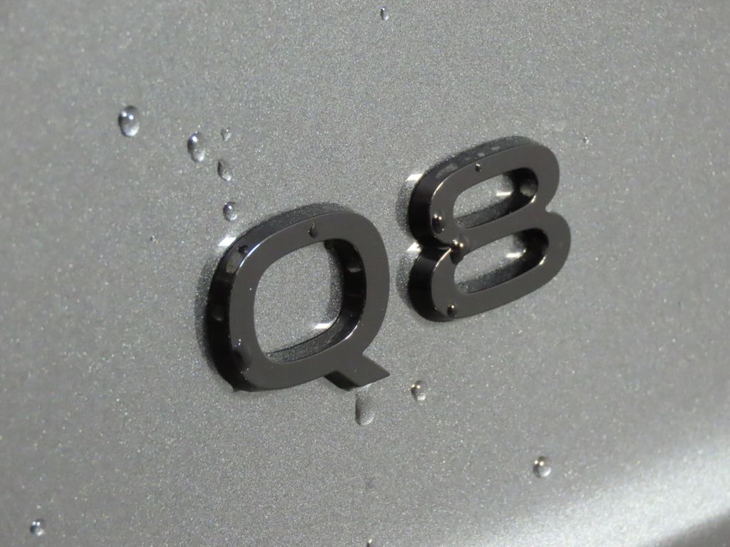 Thumbnail: 2026 Audi Q8 - 9