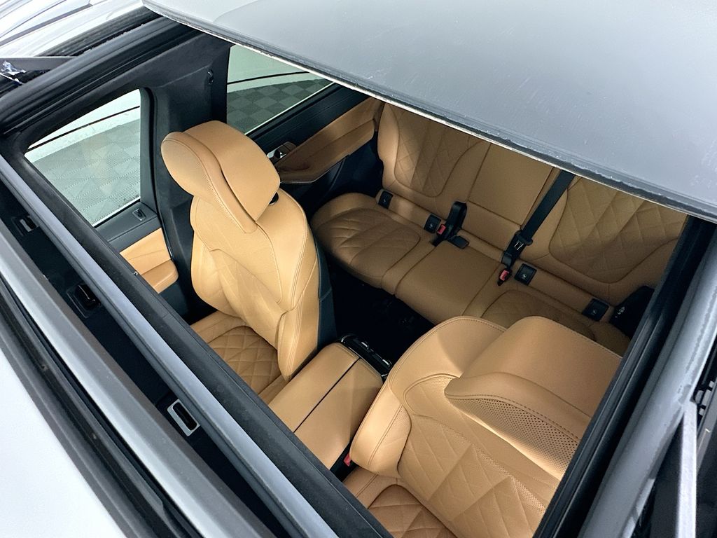Thumbnail: 2025 BMW X7 - 22