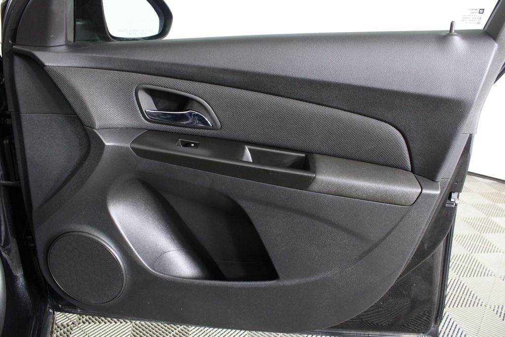 Used 2013 Chevrolet Cruze for sale in 