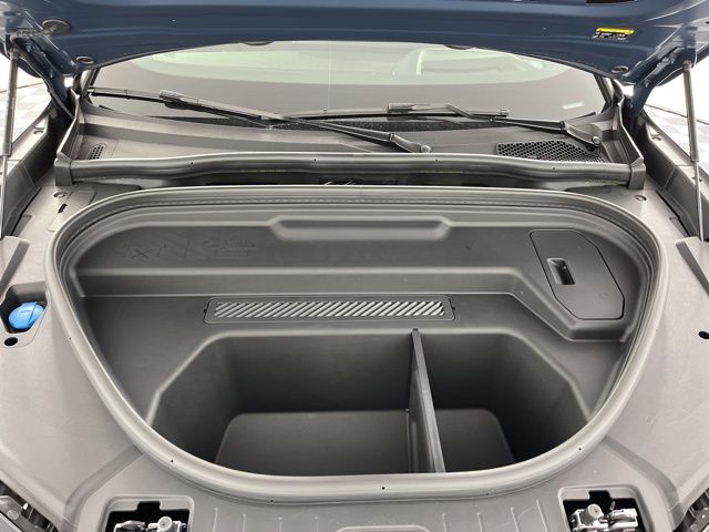 Thumbnail: 2025 Audi Q6 e-tron - 16