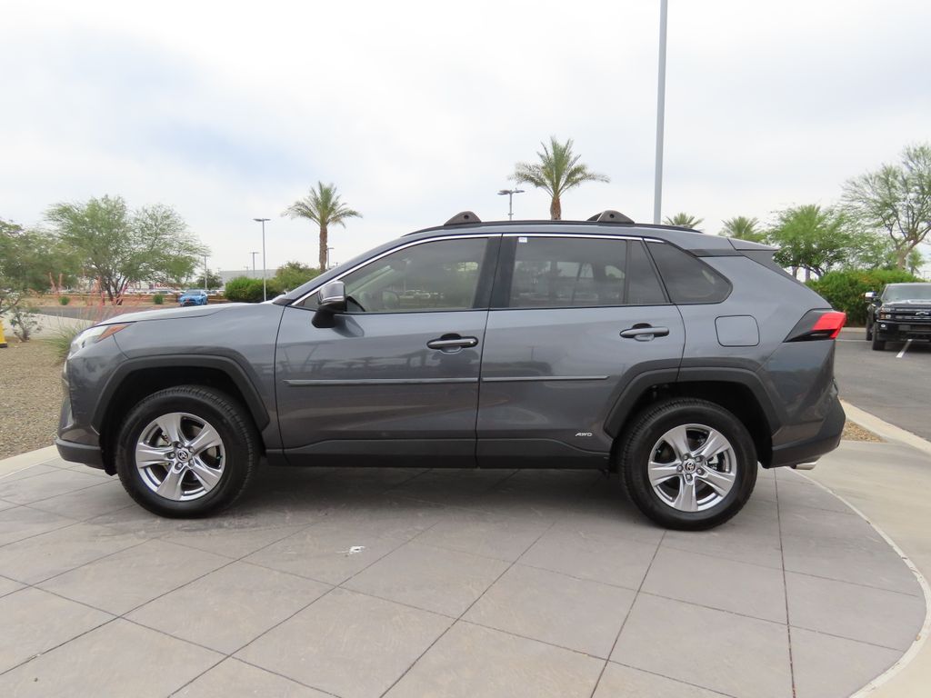 2022 Toyota RAV4 XLE 8