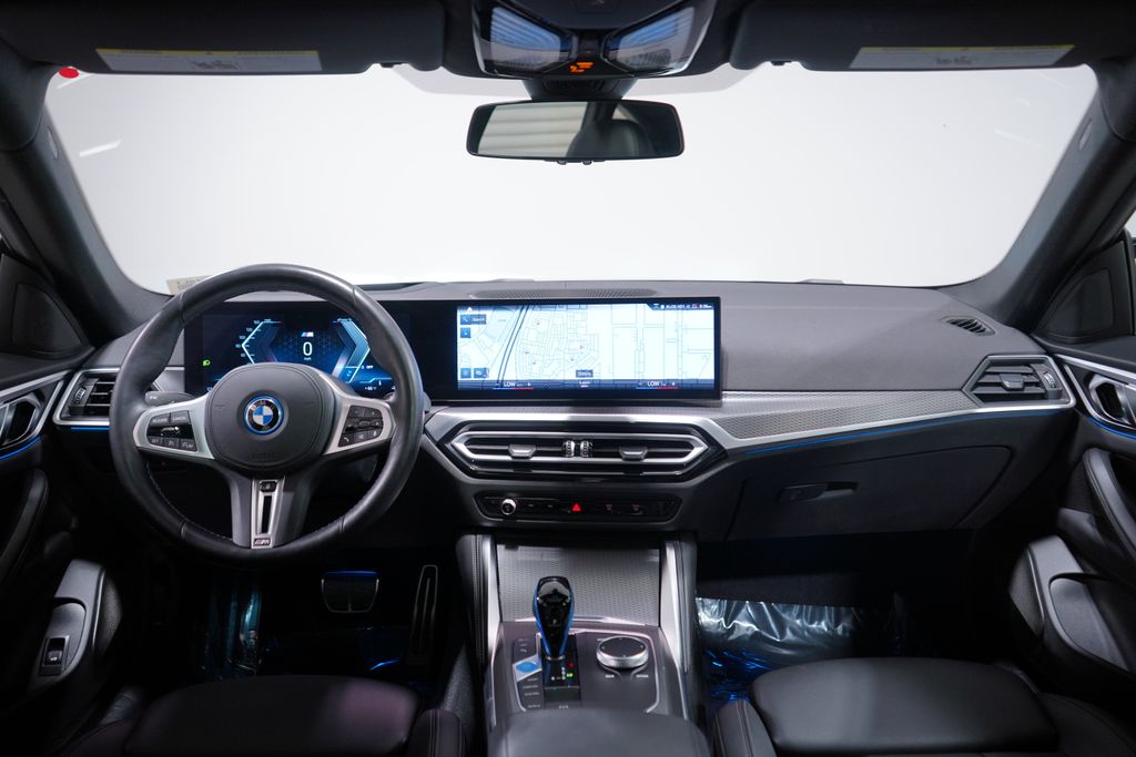Thumbnail: 2023 BMW i4 - 10