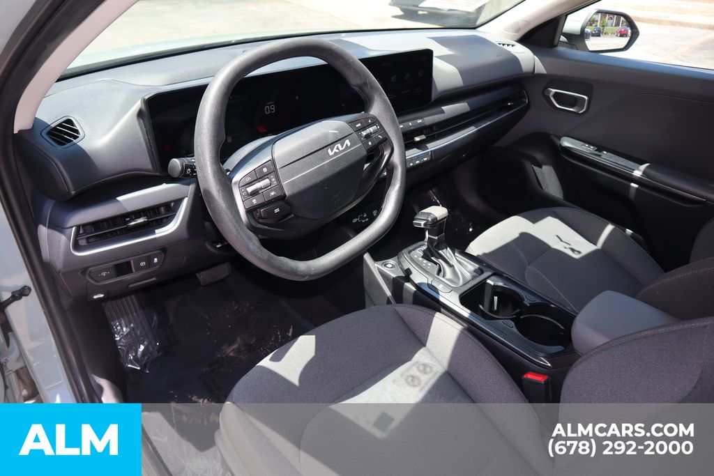 Used 2025 Blue Kia LXS image 10