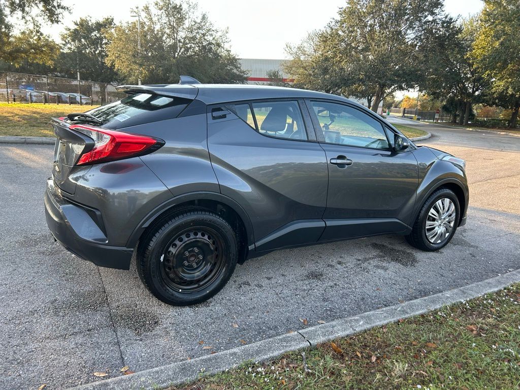 Thumbnail: 2019 Toyota C-HR - 5