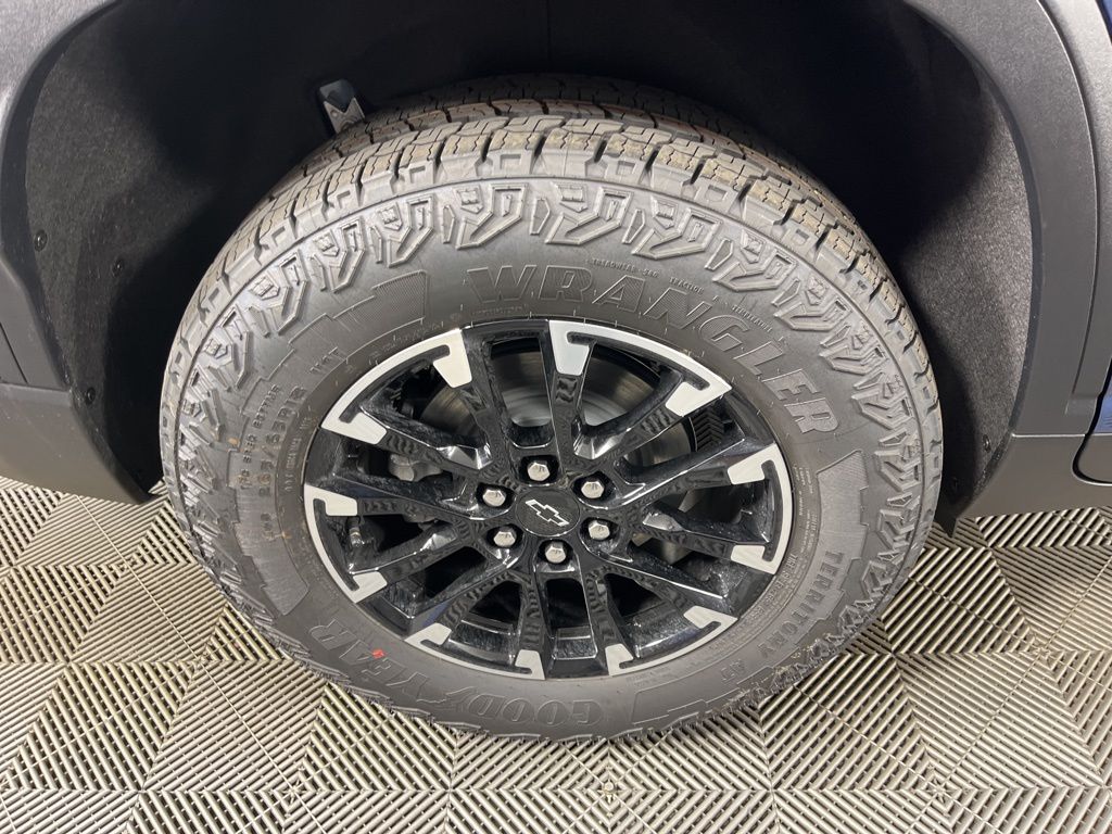 Thumbnail: 2026 Chevrolet Traverse - 18