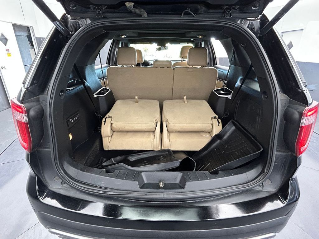 Used 2017 Shadow Black Ford Limited image 44