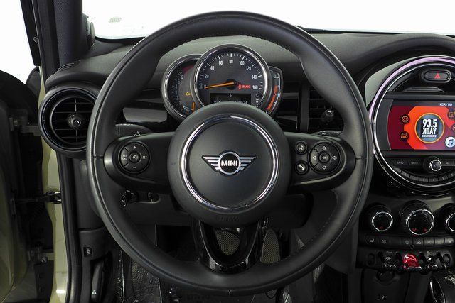 2019 MINI Cooper Signature 27