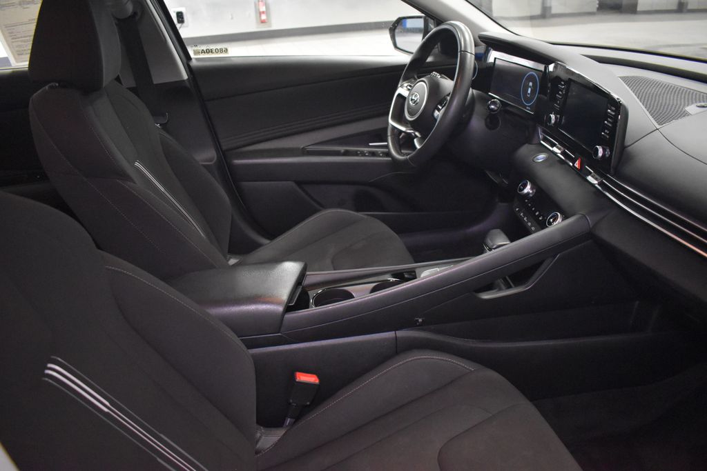 2022 Hyundai Elantra SEL 31