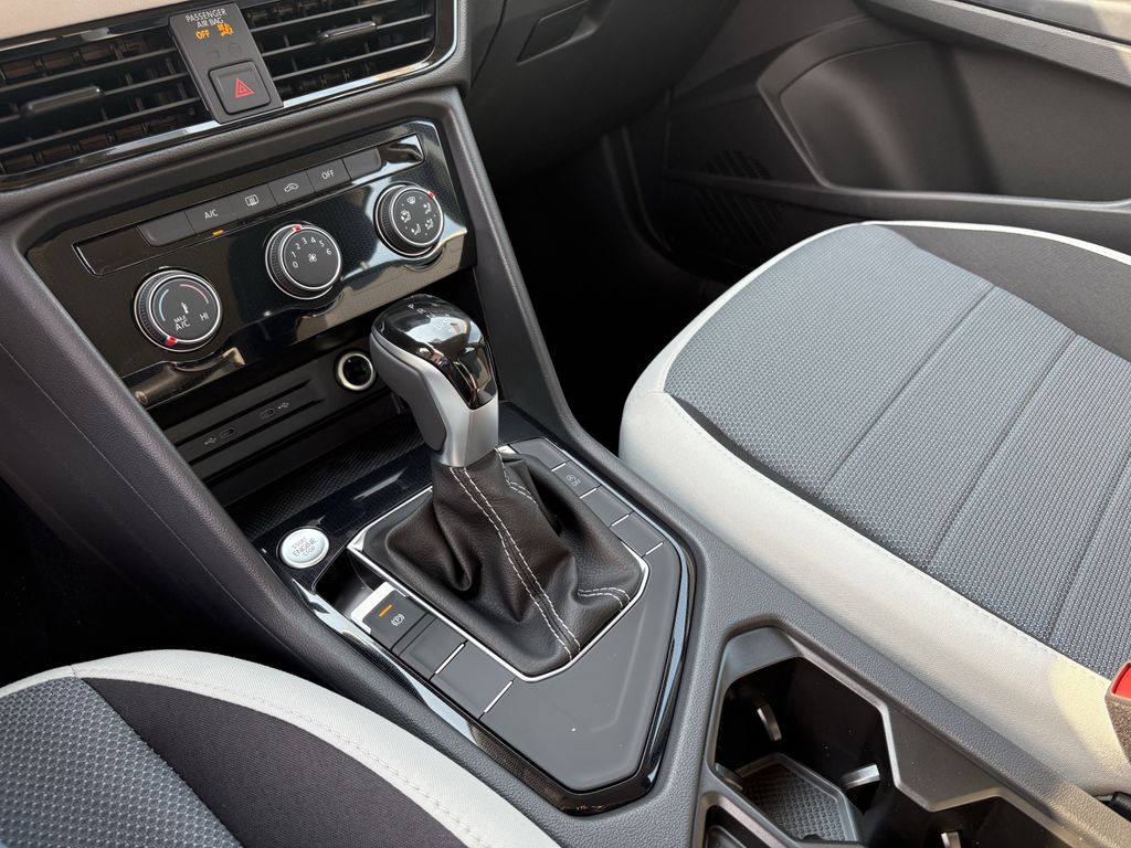 New 2025 Gray Volkswagen 1.5T SE image 22