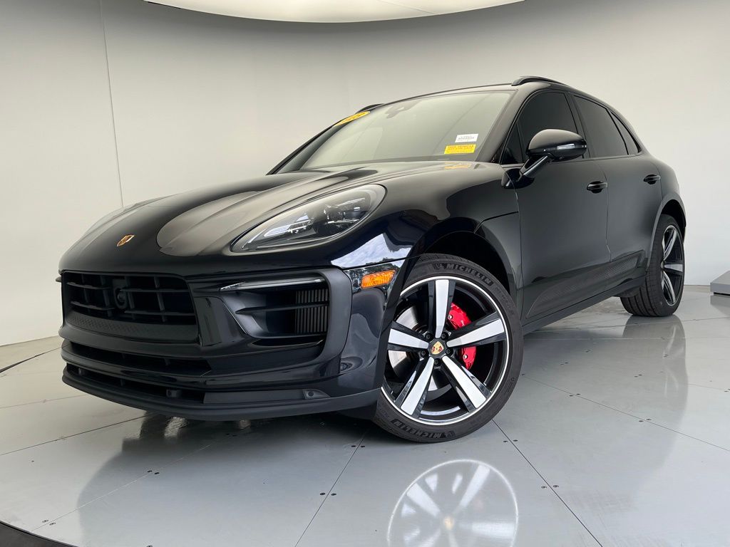 Thumbnail: 2023 Porsche Macan - 1