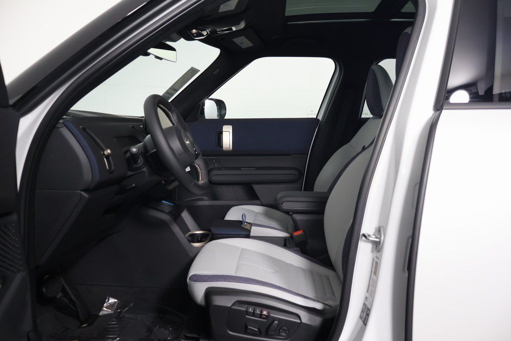 Thumbnail: 2027 MINI Cooper Countryman - 5