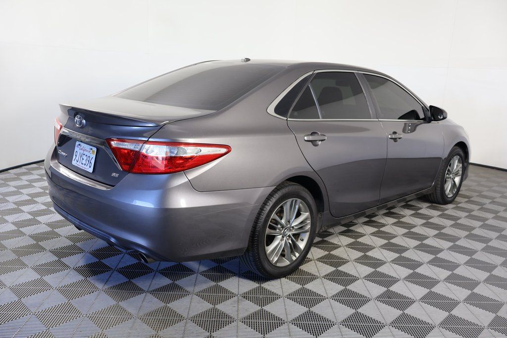 Thumbnail: 2017 Toyota Camry - 4