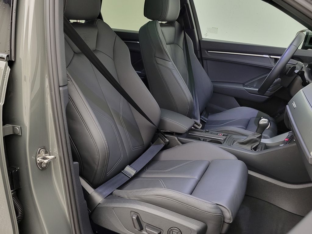 Thumbnail: 2023 Audi Q3 - 13