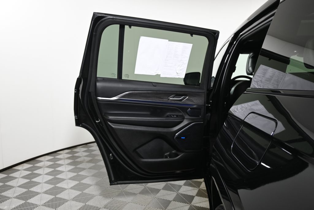 Thumbnail: 2022 Jeep Grand Cherokee L - 31