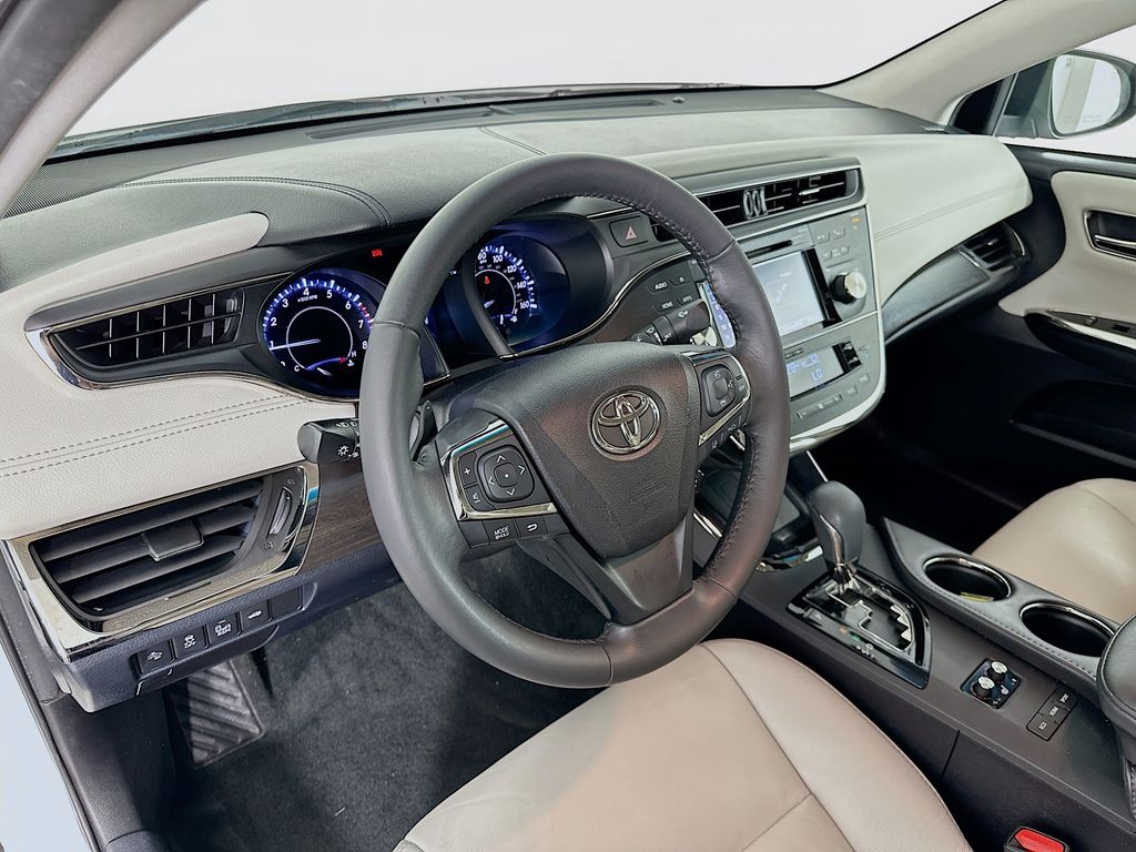 2017 Toyota Avalon Limited 9