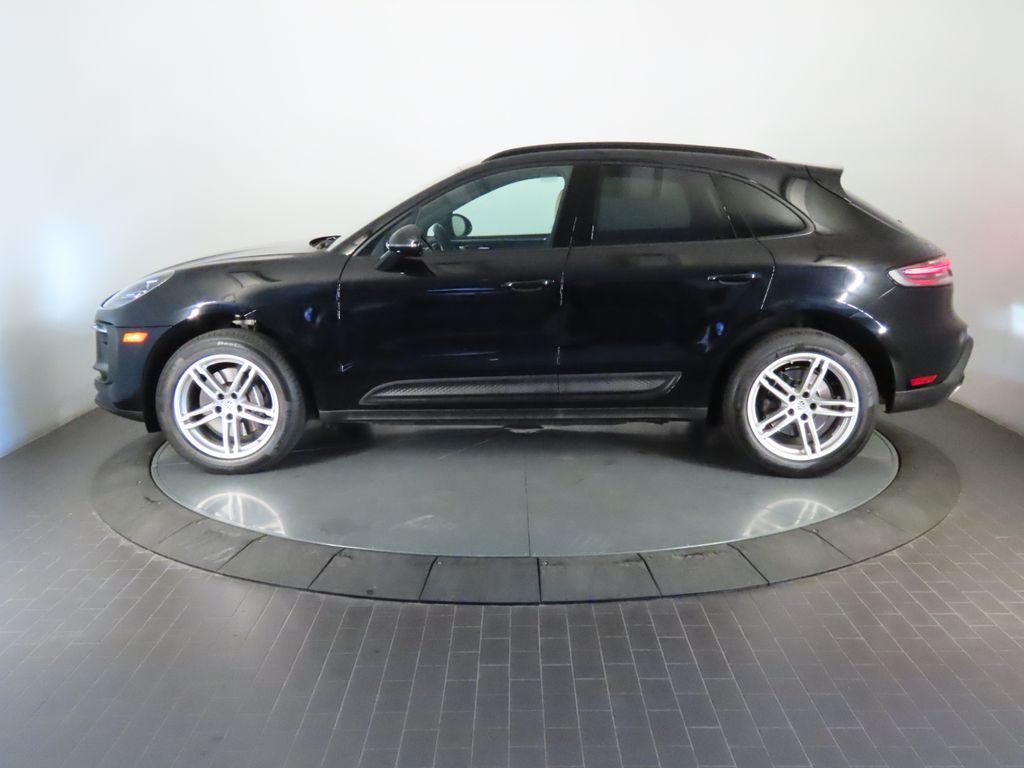 Thumbnail: 2024 Porsche Macan - 2