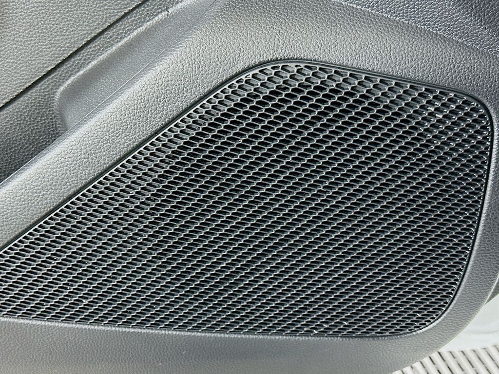 Thumbnail: 2025 Toyota Corolla - 19