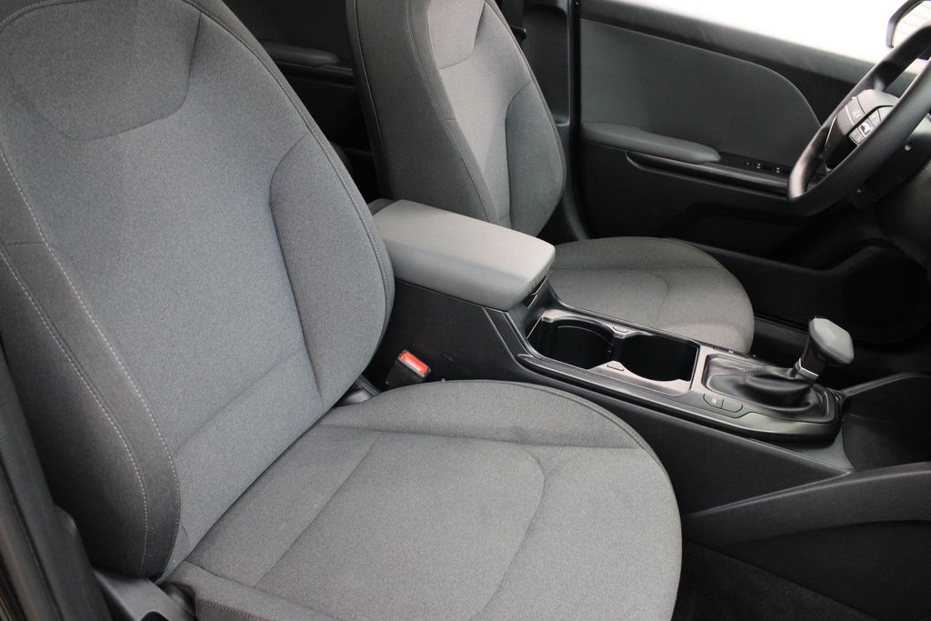 used 2025 Kia K4 car