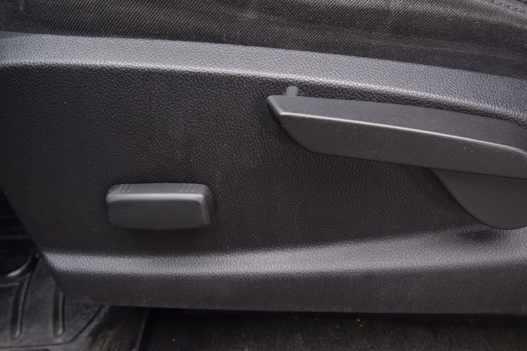 used 2015 Chevrolet Colorado car, priced at $17,000