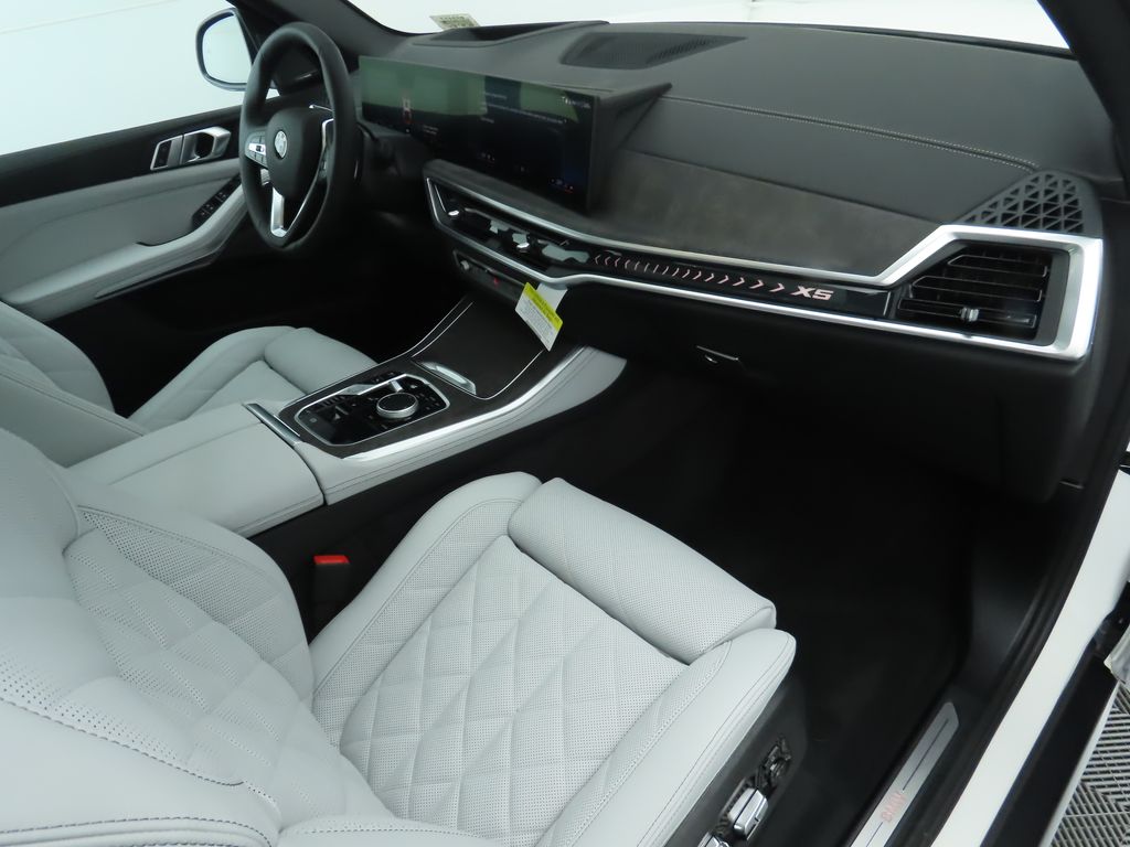 Thumbnail: 2026 BMW X5 - 18