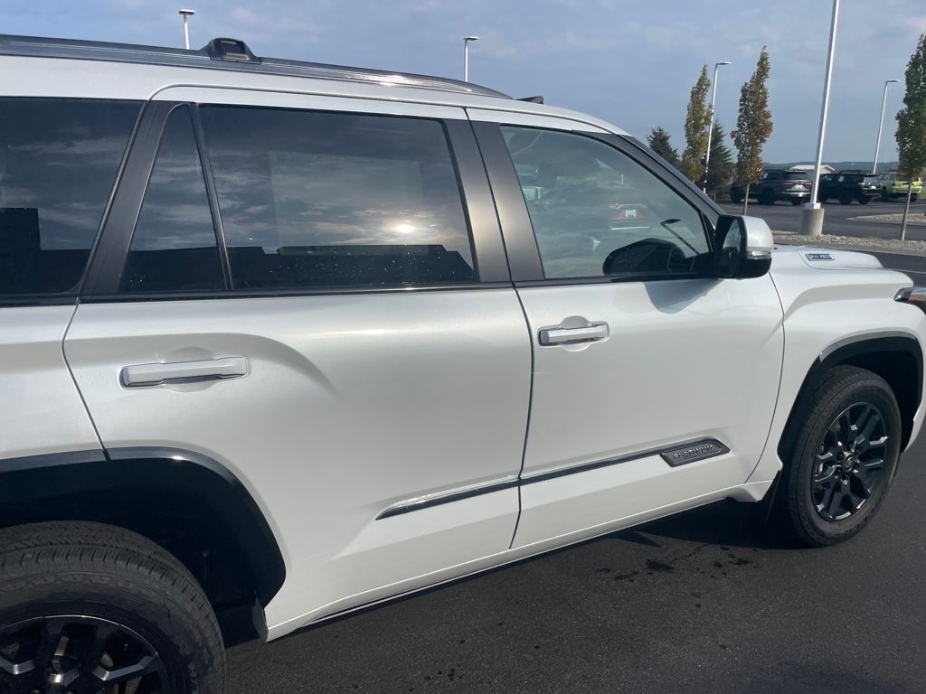 2025 Toyota Sequoia Platinum photo 15