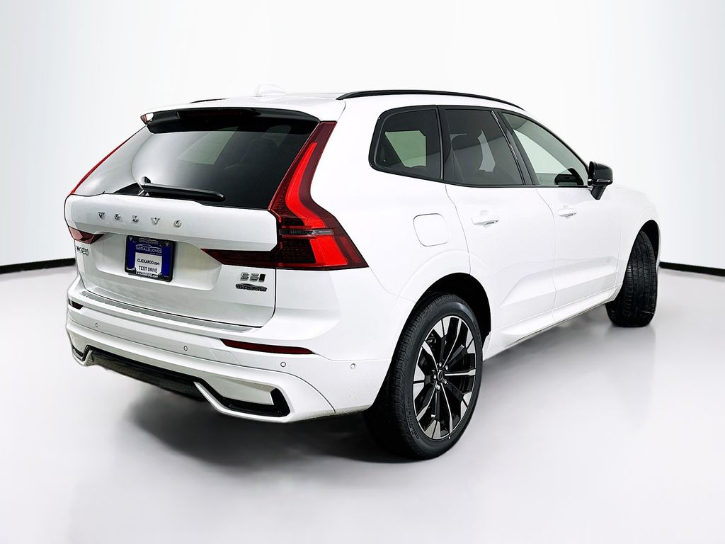 2026 Volvo XC60 Plus - Photo 6