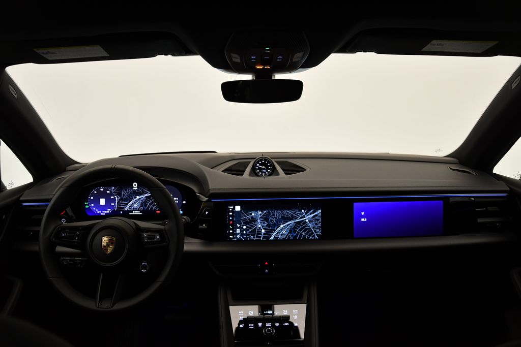 2024 Porsche Macan T 17