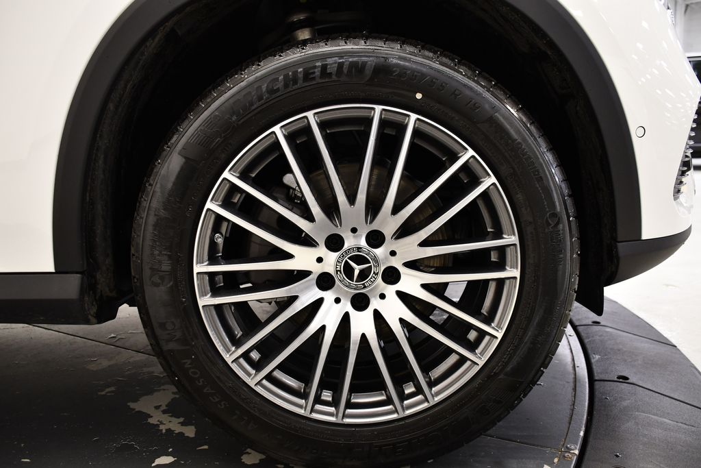 Thumbnail: 2025 Mercedes-Benz GLC - 16