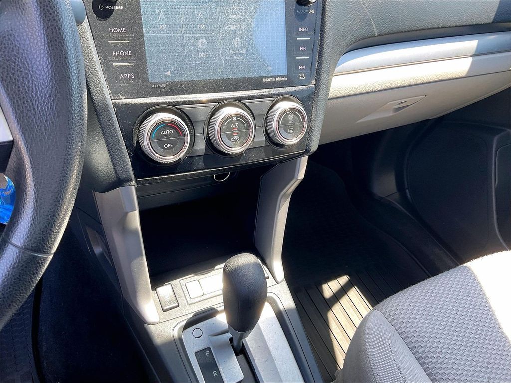2017 Subaru Forester — photo 26
